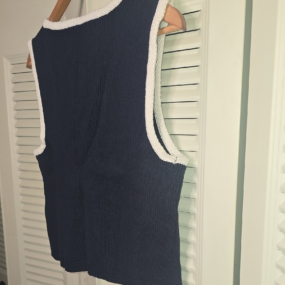 Abercrombie & Fitch Navy Blue Vest with White Trim - Picture 11 of 11